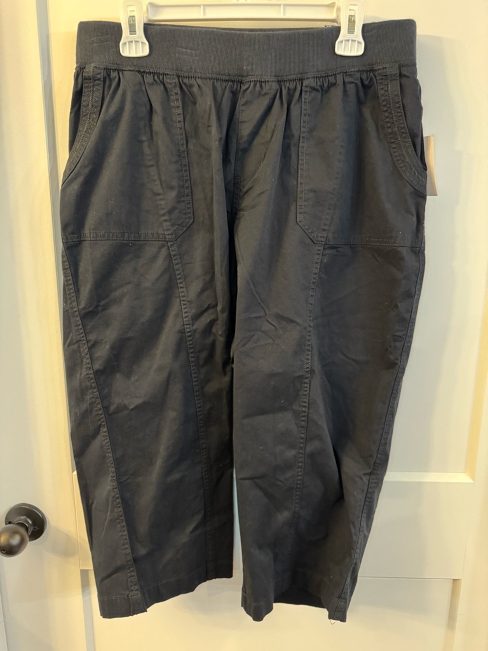 Catherines Women’s Black Pull-On Chino Capris